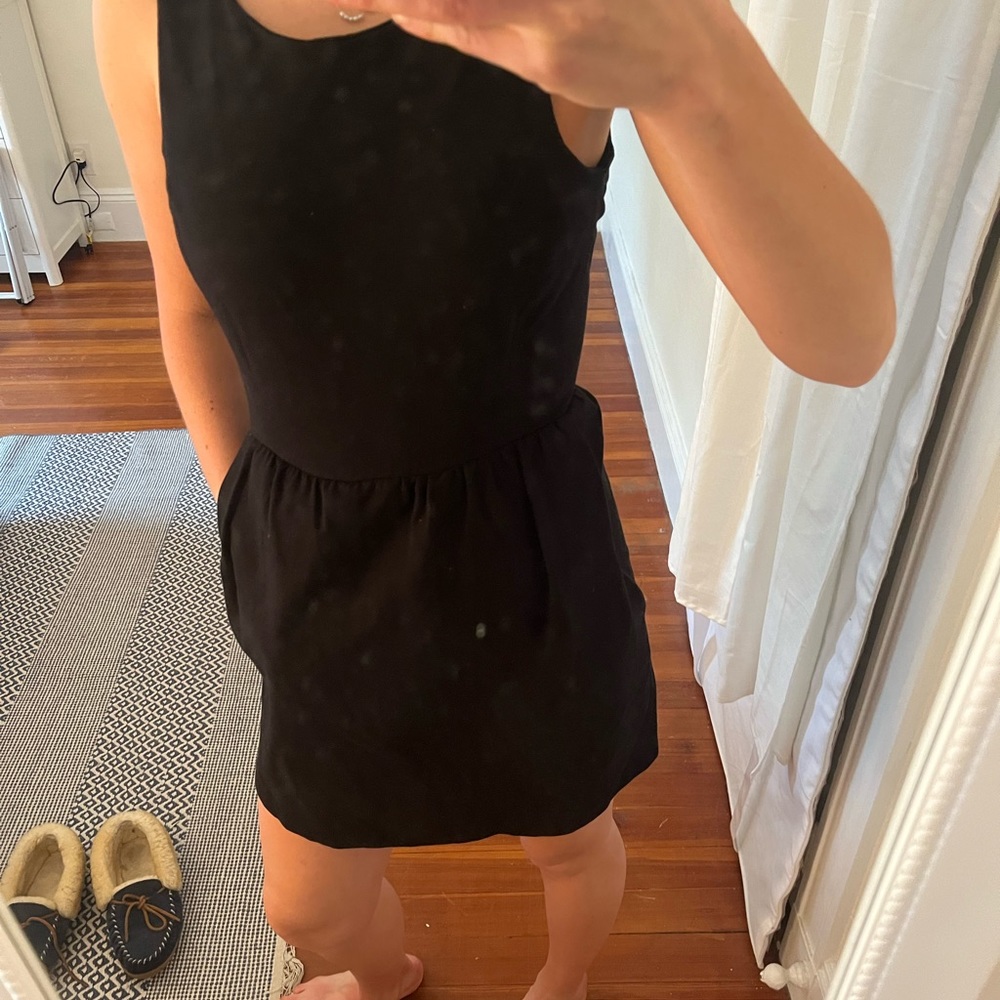 Great quality little black dress with pockets